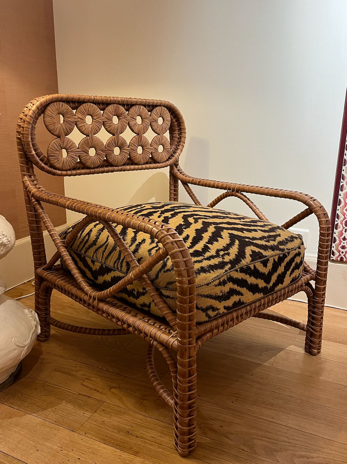 BRIDGET ARMCHAIR